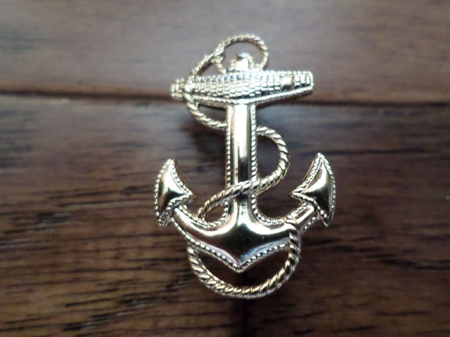 U.S NAVY GOLD ANCHOR LAPEL HAT PIN U.S MILITARY MINIATURE SIZE 1" X 1/4"