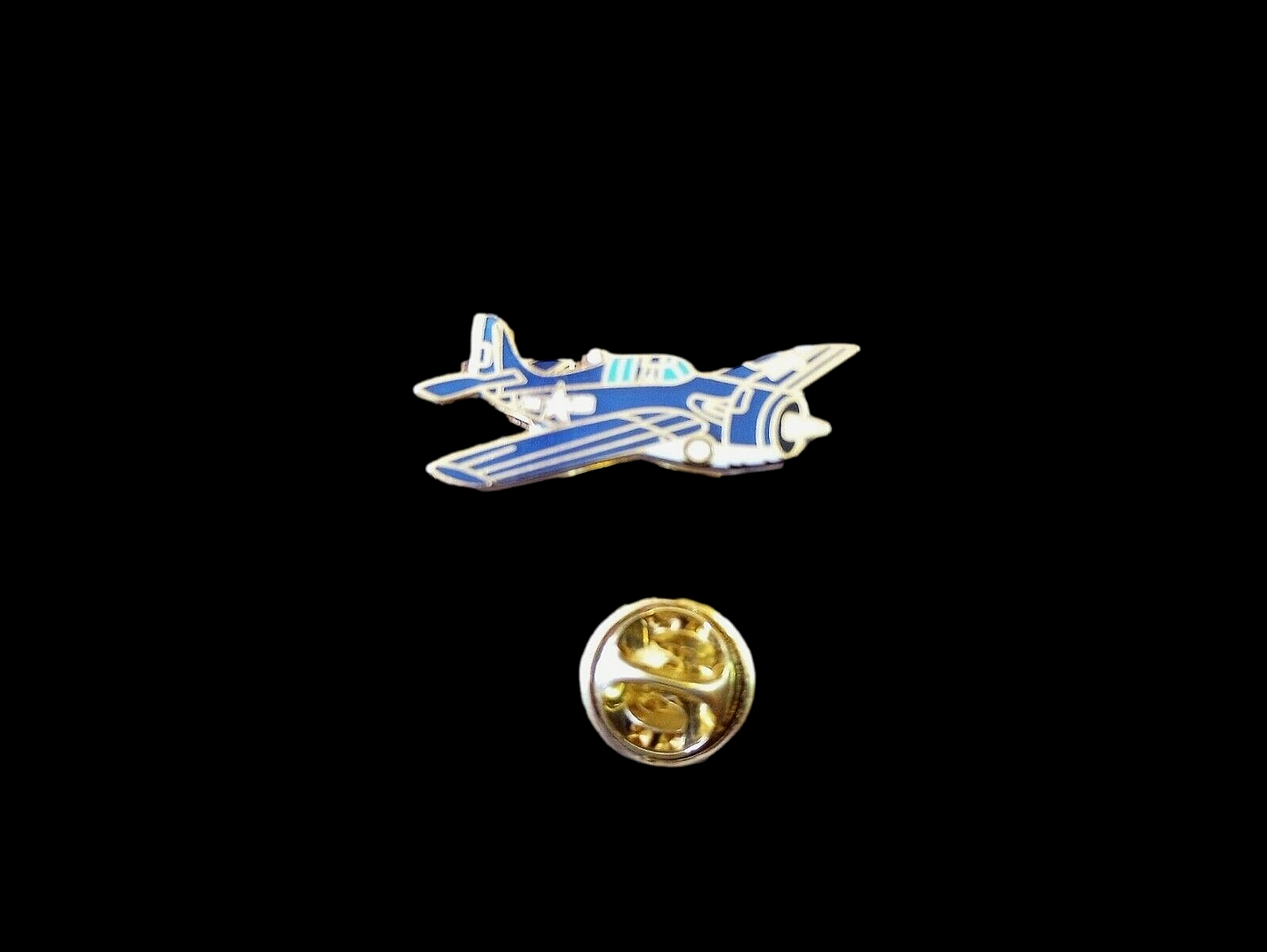 U.S MILITARY GRUMMAN F4F WILDCAT FIGHTER PLANE HAT PIN BADGE U.S NAVY- USMC