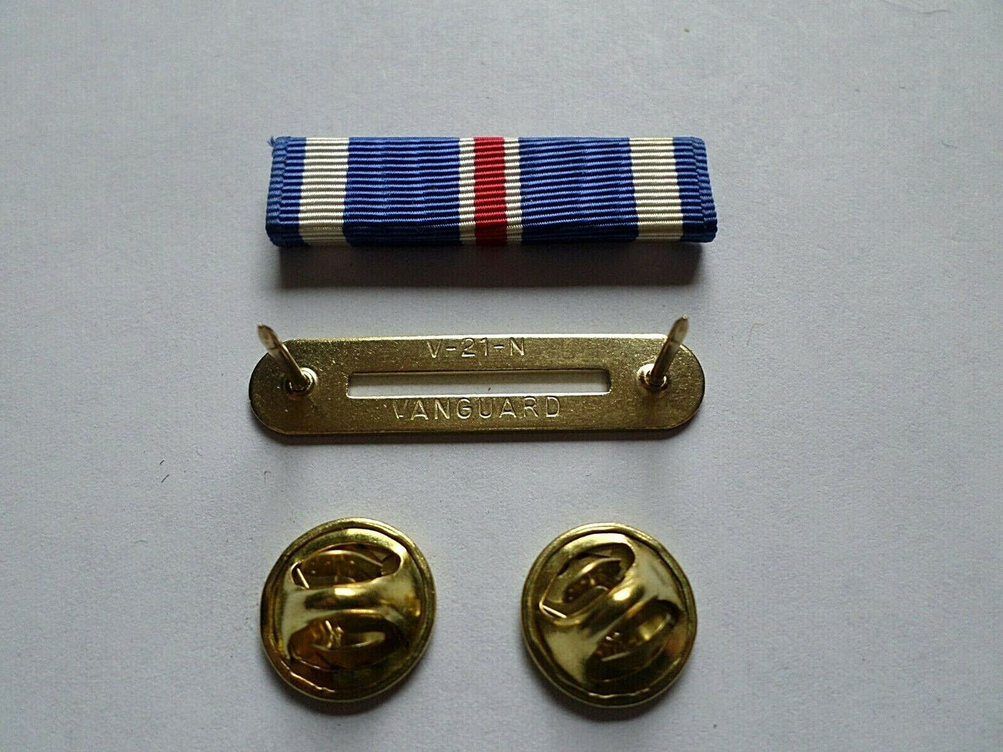 DISTINGUISHED FLYING CROSS RIBBON WITH BRASS RIBBON HOLDER U.S MILITARY VETERAN