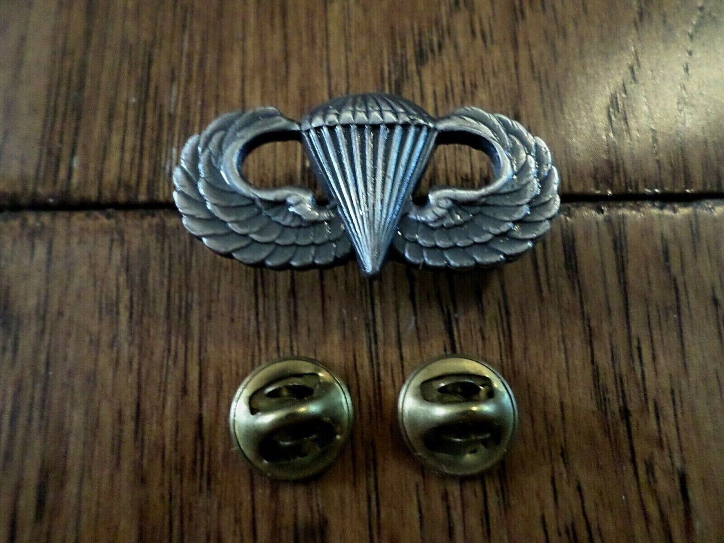 U.S MILITARY ARMY PARATROOPER PIN JUMP WINGS AIRBORNE NEW ON CARDS