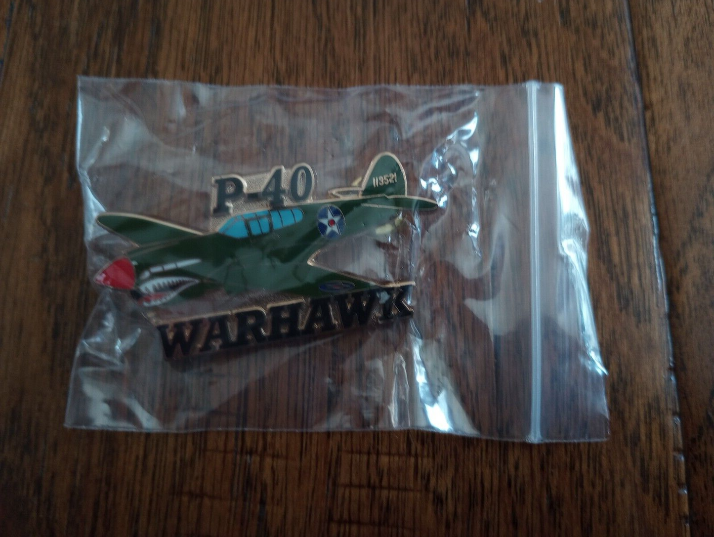 U.S MILITARY AIR CORPS WWII P-40 WARHAWK PLANE HAT PIN DOUBLE CLUTCH BACK