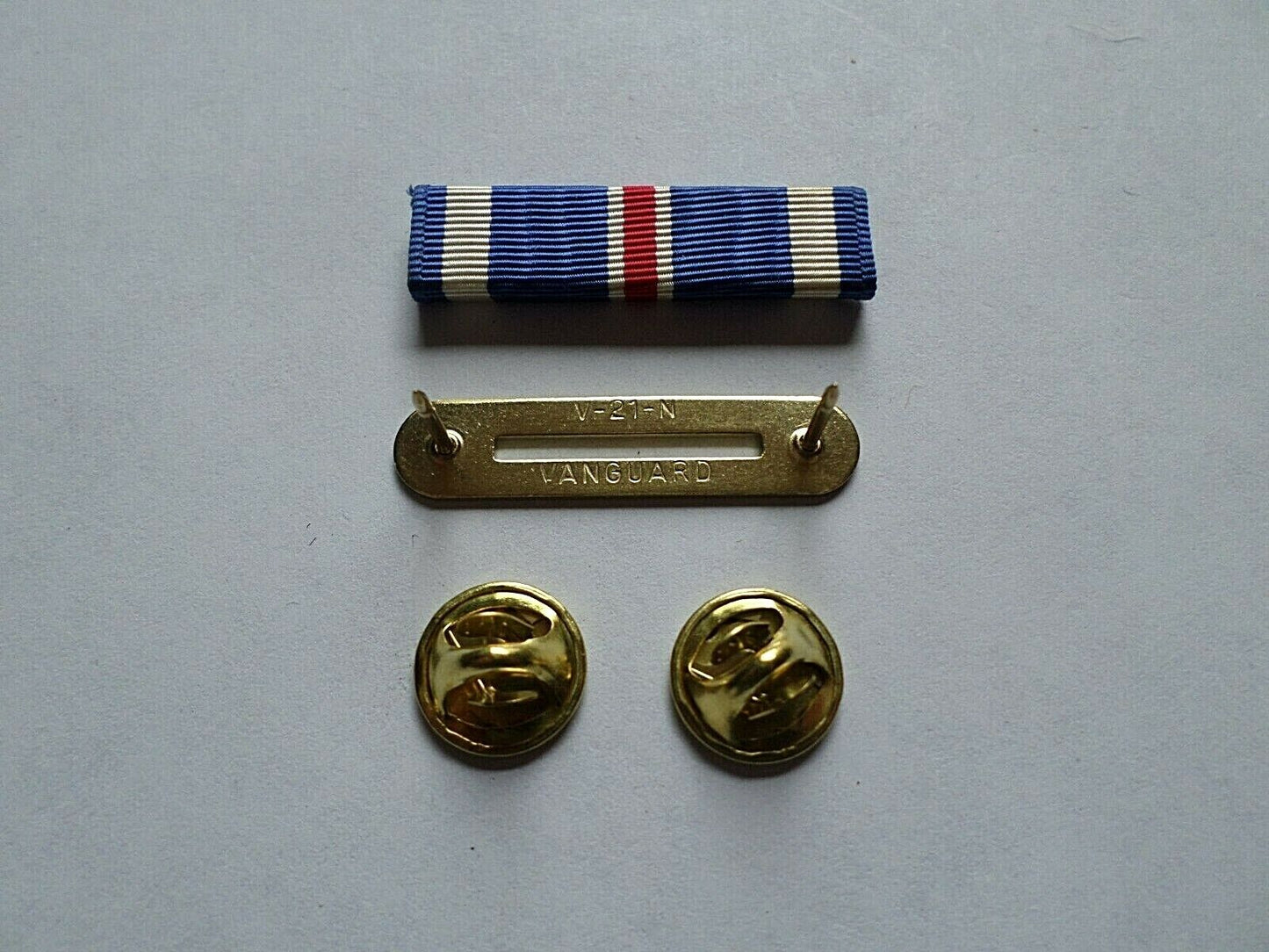 DISTINGUISHED FLYING CROSS RIBBON WITH BRASS RIBBON HOLDER U.S MILITARY VETERAN