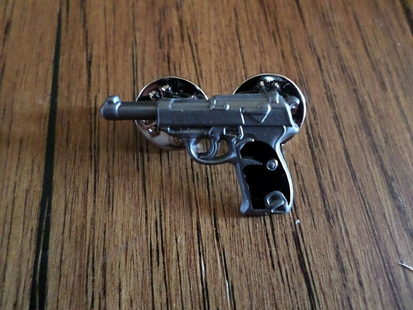 P-38 GERMAN AUTOMATIC PISTOL HAT PIN LAPEL PIN SILVER IN COLOR