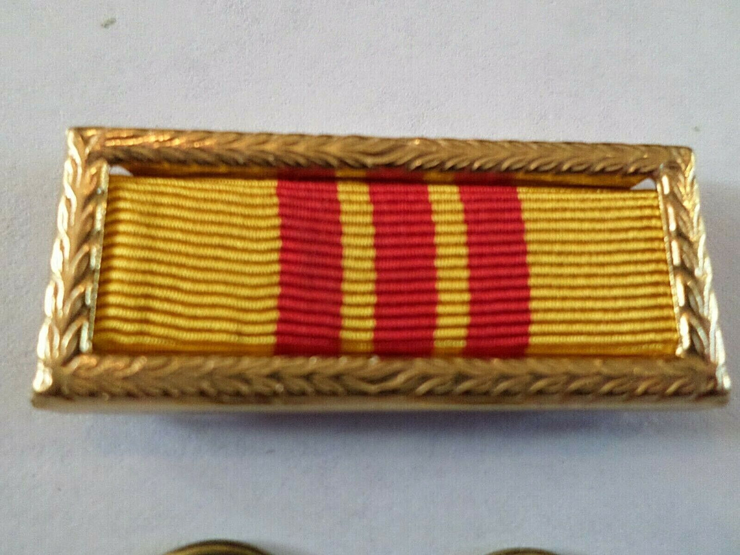 ARMY VIETNAM PRESIDENTIAL UNIT CITATION RIBBON WITH BRASS HOLDER