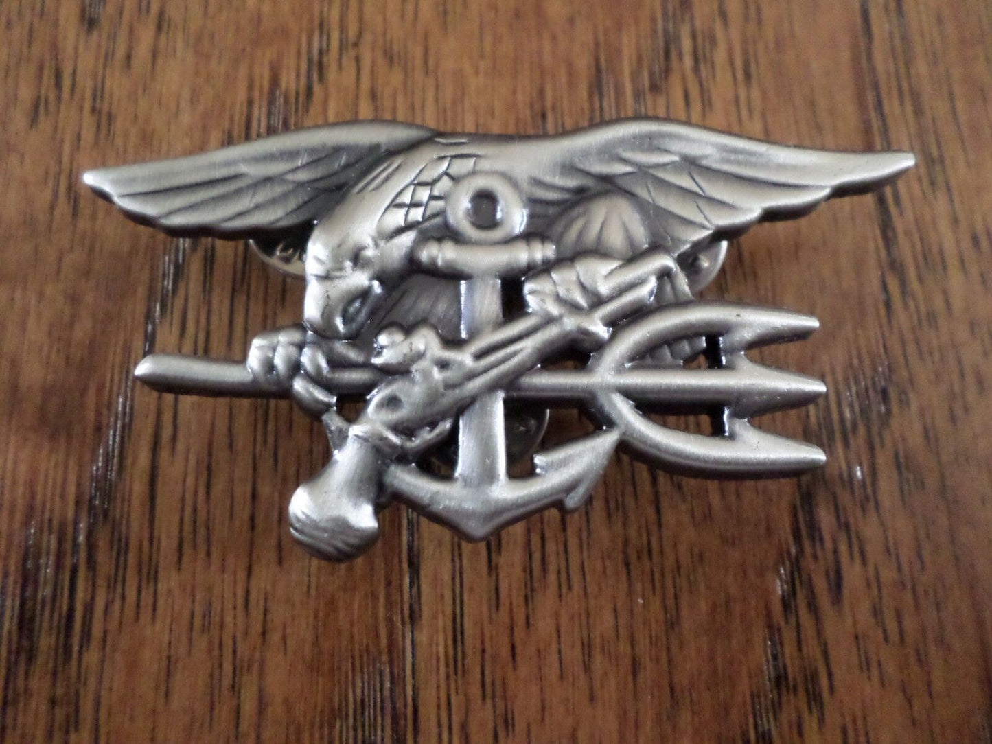 U.S NAVY SEALS SPECIAL WARFARE SEAL TEAM TRIDENT INSIGNIA PIN FULL SIZE BADGE