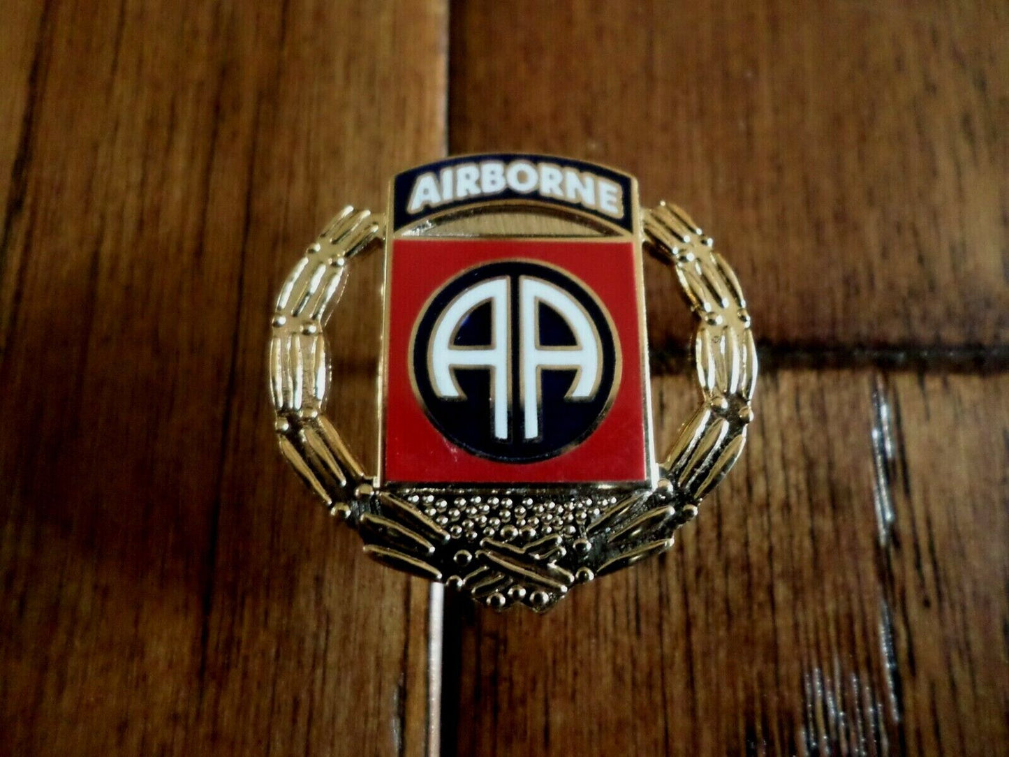 U.S MILITARY ARMY 82nd AIRBORNE HAT LAPEL PIN BADGE GOLD WREATH