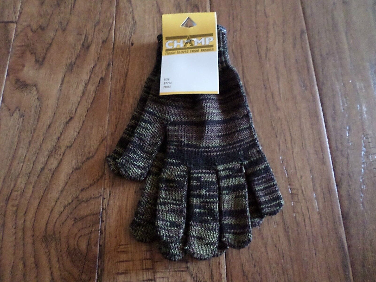 BROWN CAMOUFLAGE  FLEECE GLOVES  MADE IN THE U.S.A  BRONER GLOVE COMPANY