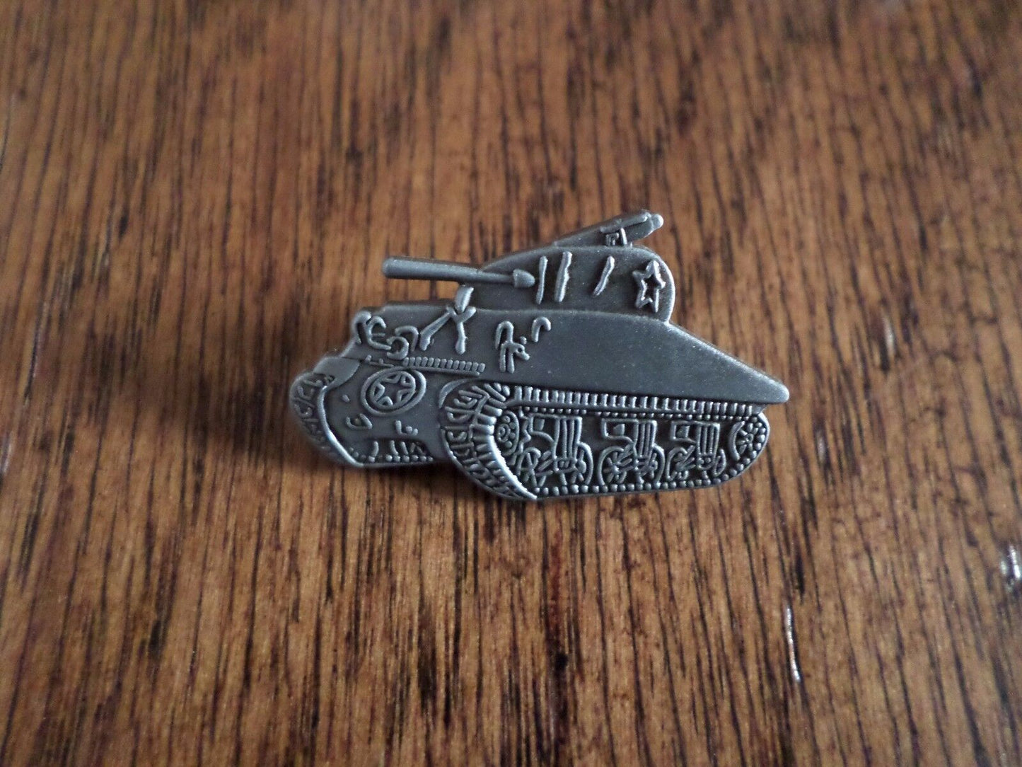 U.S MILITARY SHERMAN TANK HAT PIN BADGE U.S ARMY MARINE CORPS U.S MILITARY TANKS