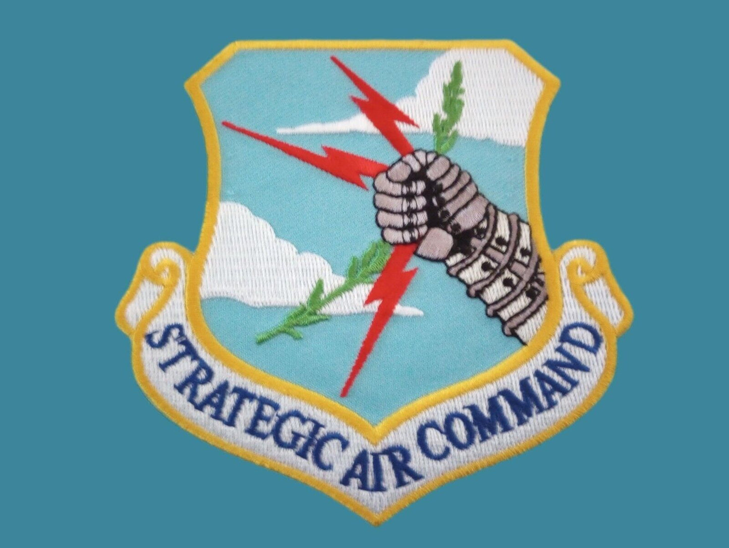 U.S MILITARY AIR FORCE SAC STRATEGIC AIR COMMAND PATCH 3 1/16" X 3 1/16 "