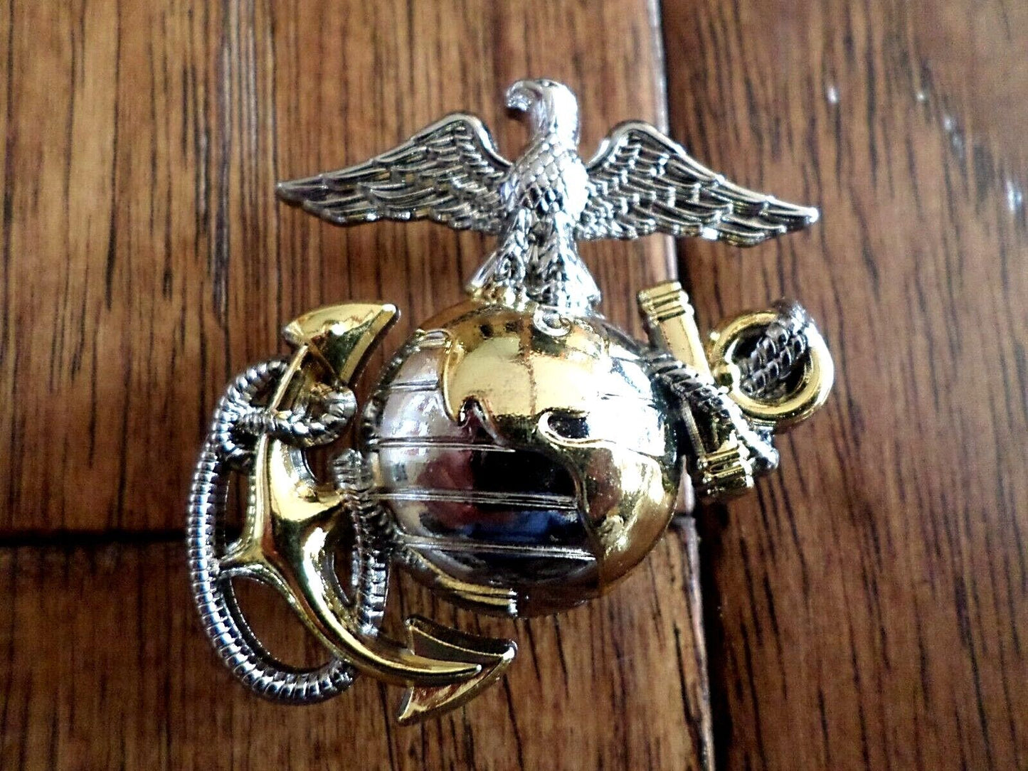 U.S MARINE CORPS EGA LAPEL HAT PIN USMC EAGLE GLOBE & ANCHOR CAP INSIGNIA LEFT