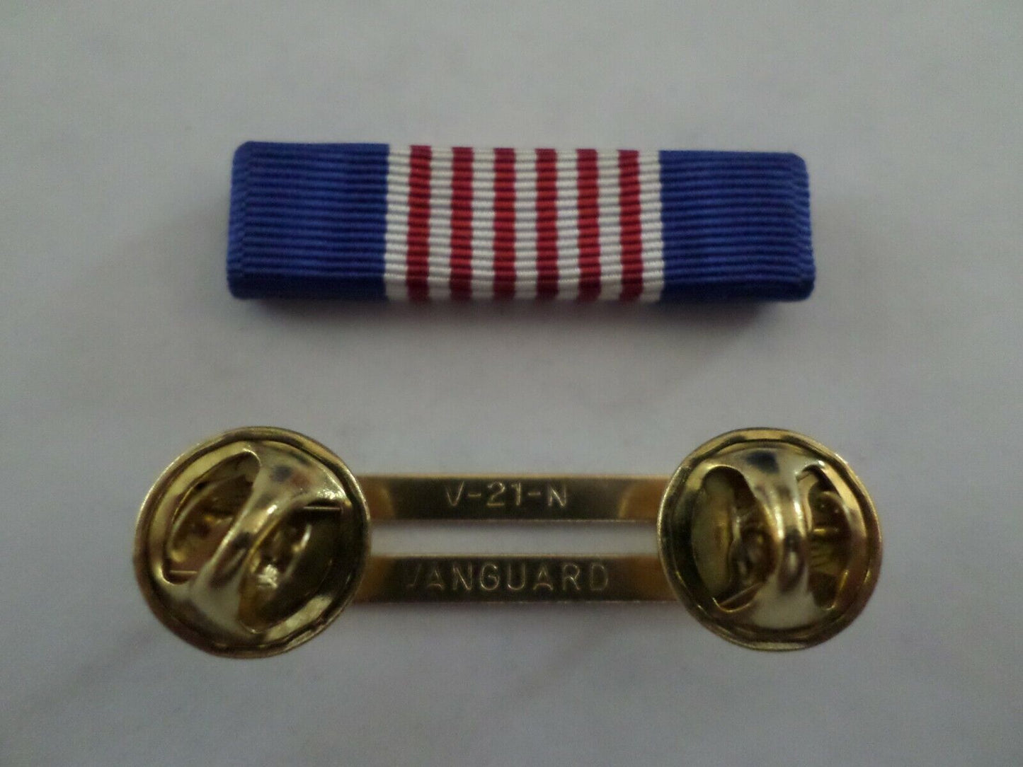 ARMY SOLDIERS MEDAL RIBBON WITH BRASS RIBBON HOLDER US MILITARY ISSUE VETERAN