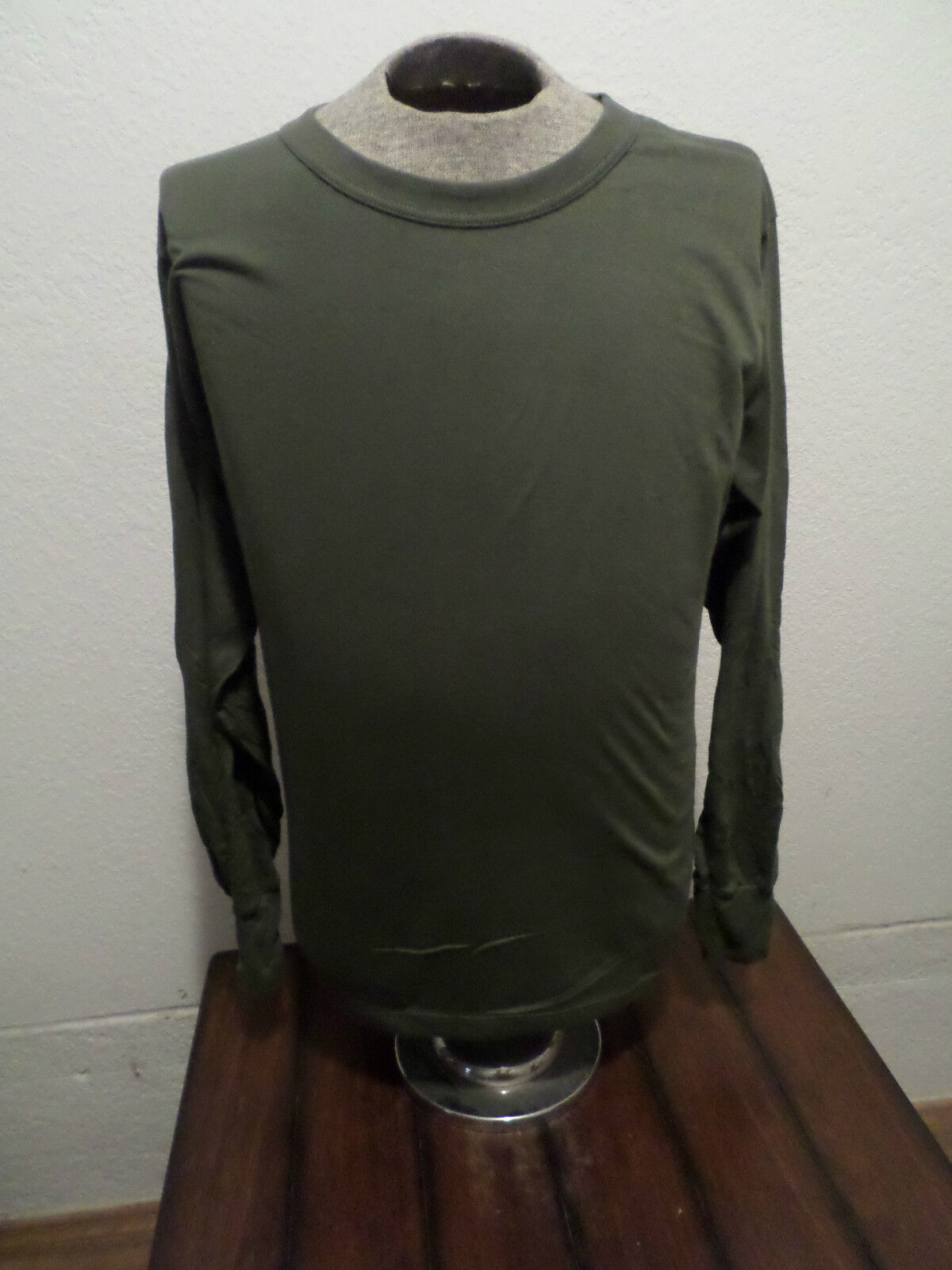 MILITARY STYLE OD GREEN LONG SLEEVE SHIRT SIZE LARGE MADE IN THE U.S.A