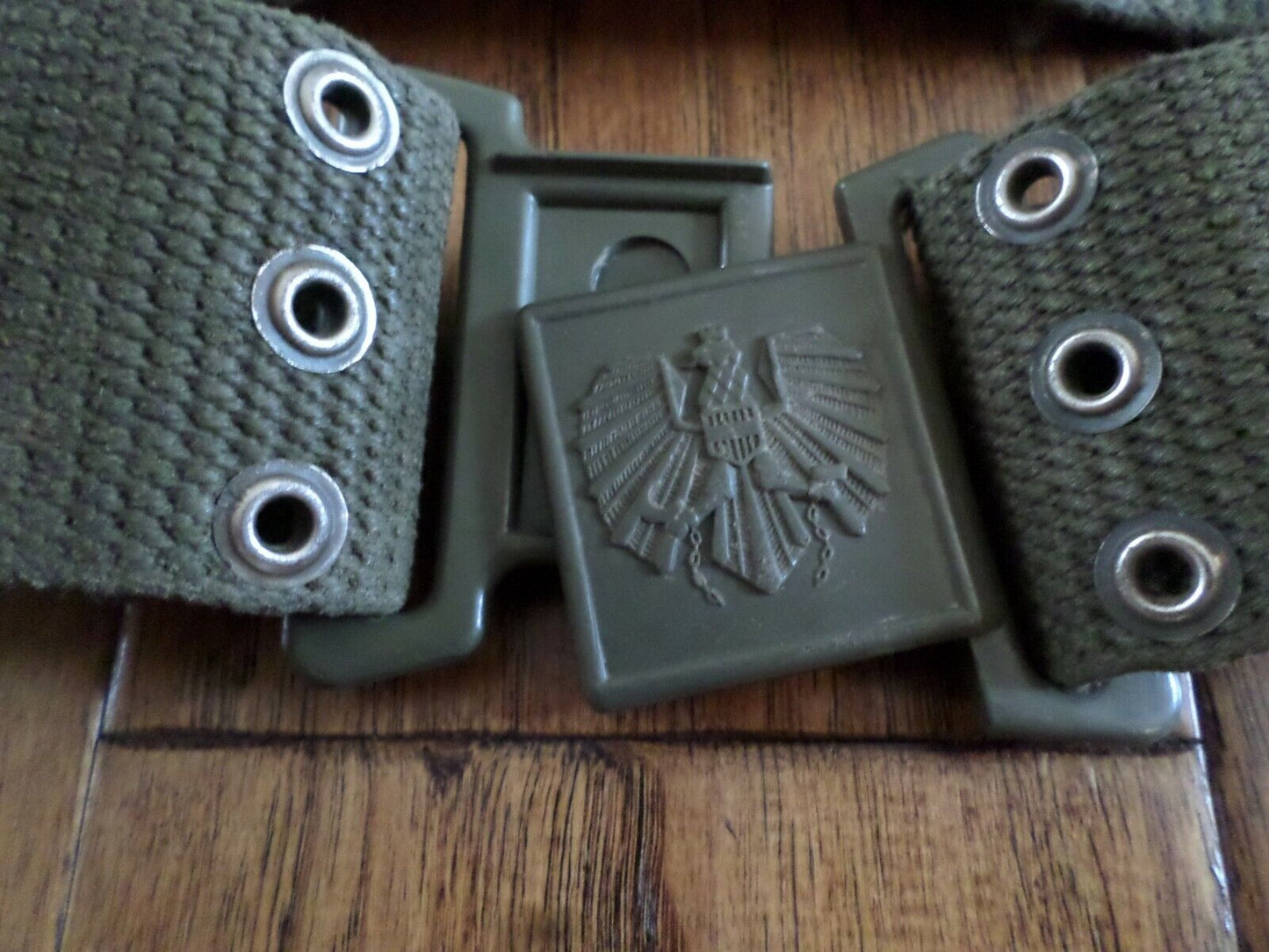 GENUINE AUSTRIAN MILITARY GLOCK ARMY COMBAT PISTOL BELT AND BUCKLE