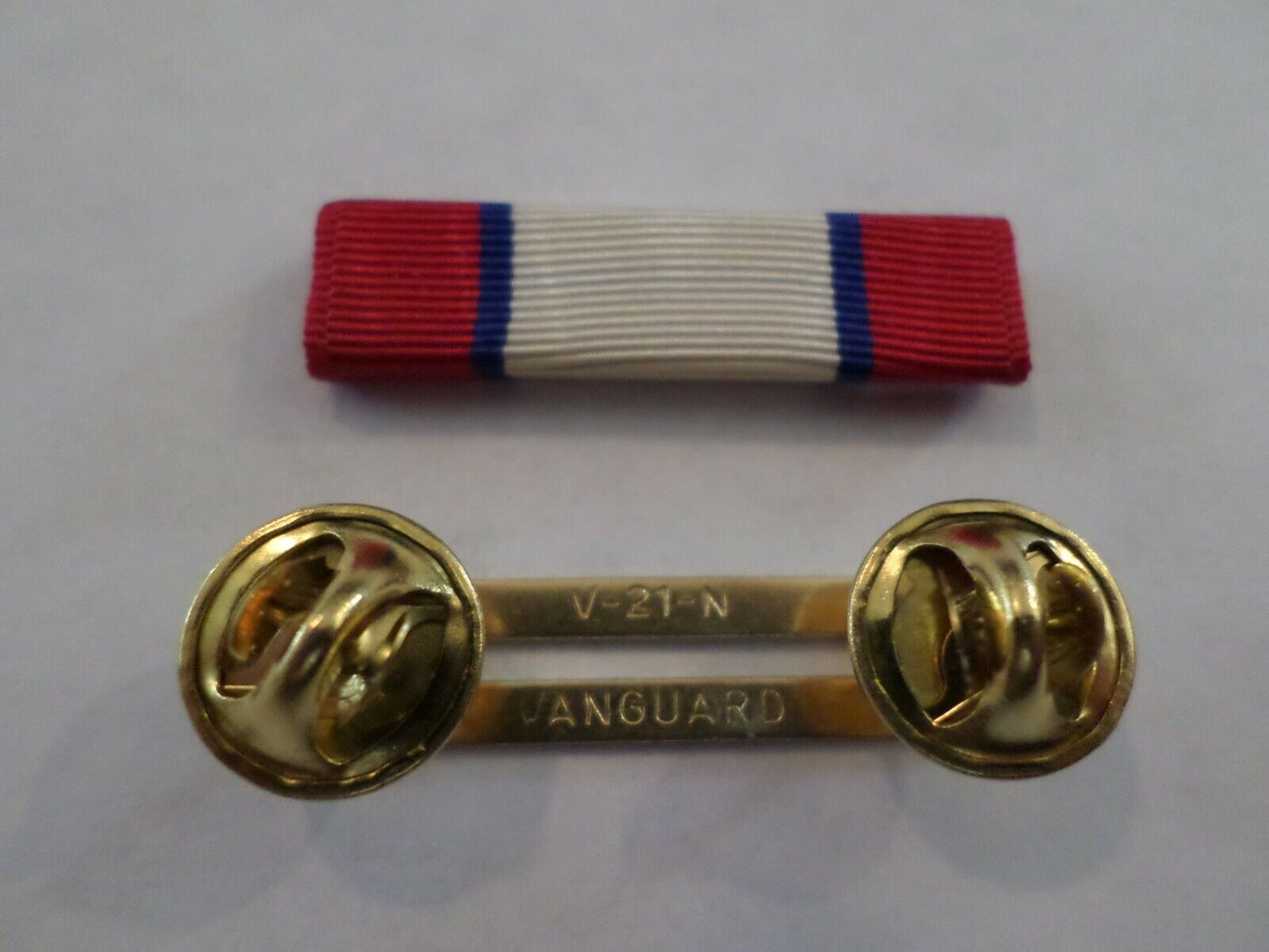 ARMY DISTINGUISHED SERVICE RIBBON WITH RIBBON HOLDER US MILITARY ISSUE VETERAN