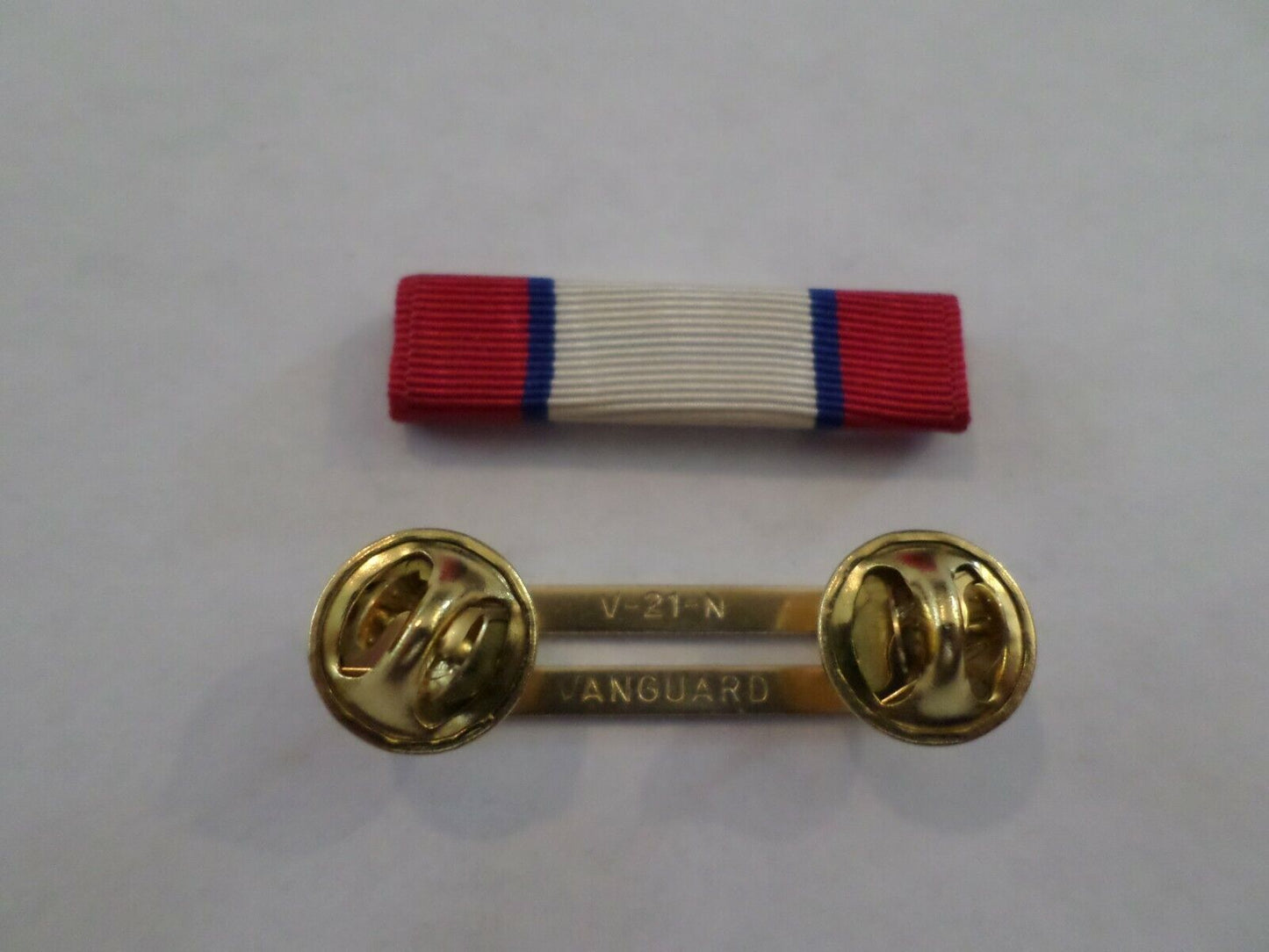 ARMY DISTINGUISHED SERVICE RIBBON WITH RIBBON HOLDER US MILITARY ISSUE VETERAN