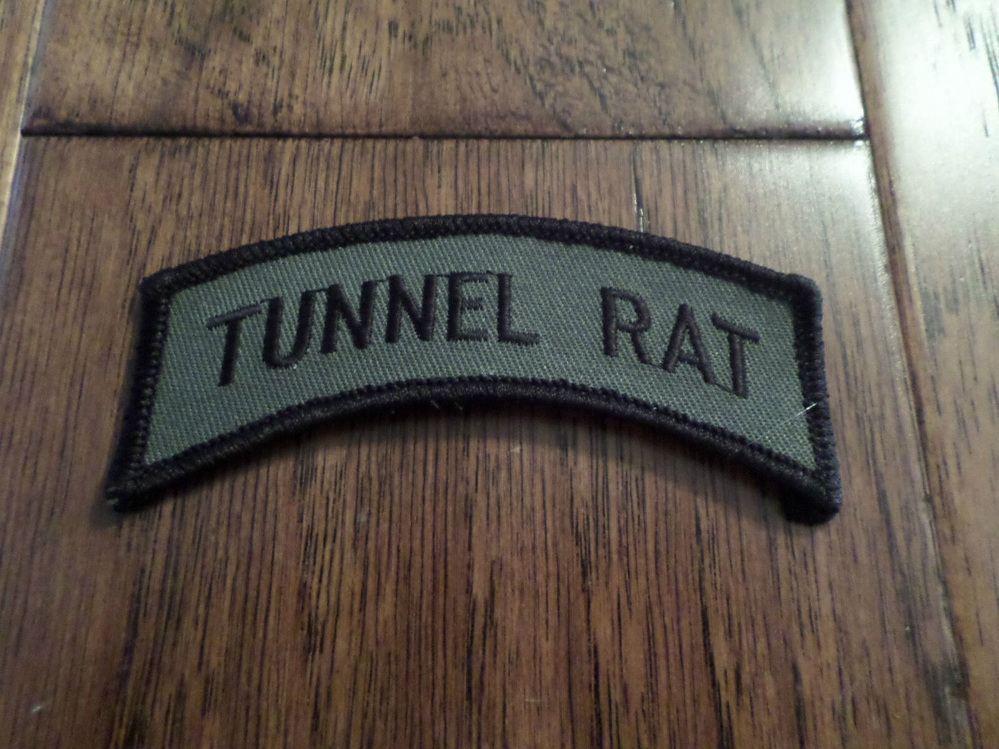 U.S MILITARY TUNNEL RAT VIETNAM SERVICE BAR ROCKER