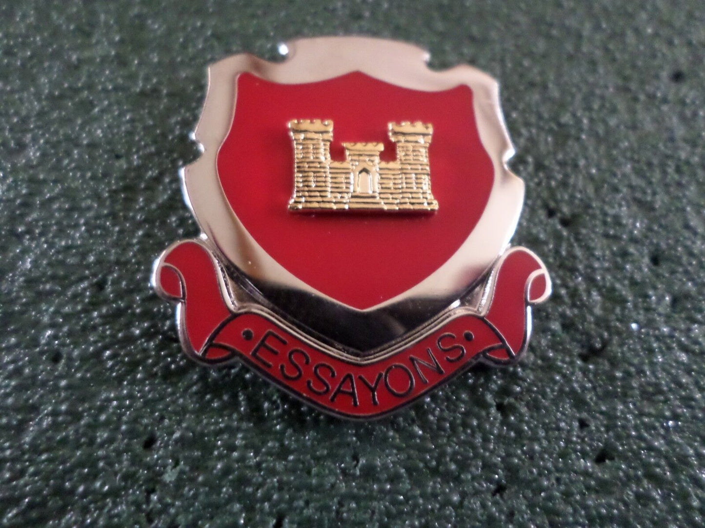 U.S MILITARY ARMY ENGINEER PIN ESSAYONS LAPEL PIN HAT PIN