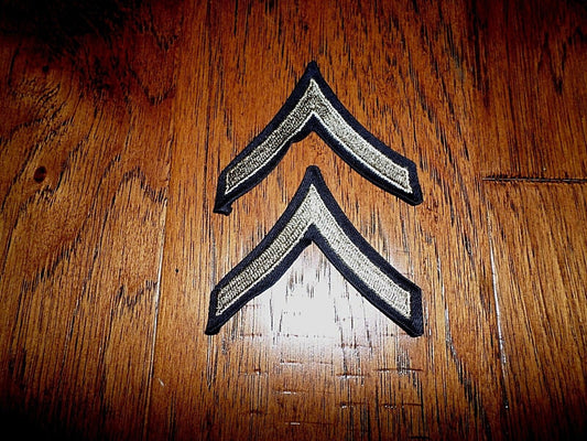 ORIGINAL US ARMY WWII PRIVATE PFC STRIPES SILVER ON BLACK TWILL PATCHES