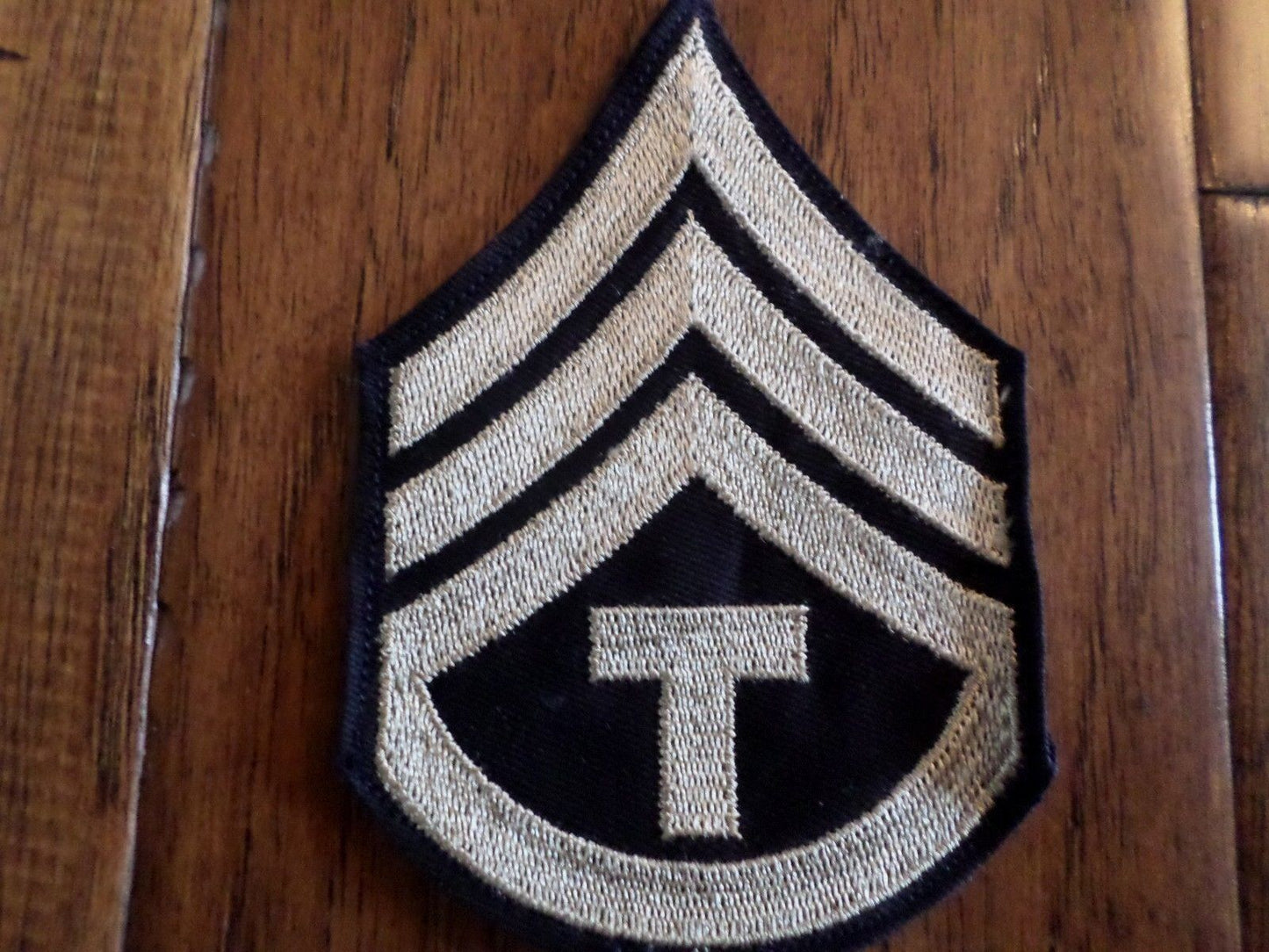 ORIGINAL US ARMY WWII TECH SERGEANT STRIPES SILVER ON BLACK TWILL PATCHES