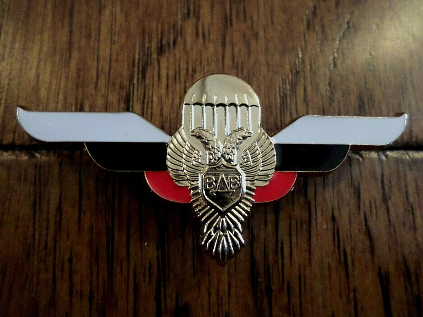 RUSSIAN MILITARY JUMP WINGS BADGE SOVIET PARATROOPER METAL PIN