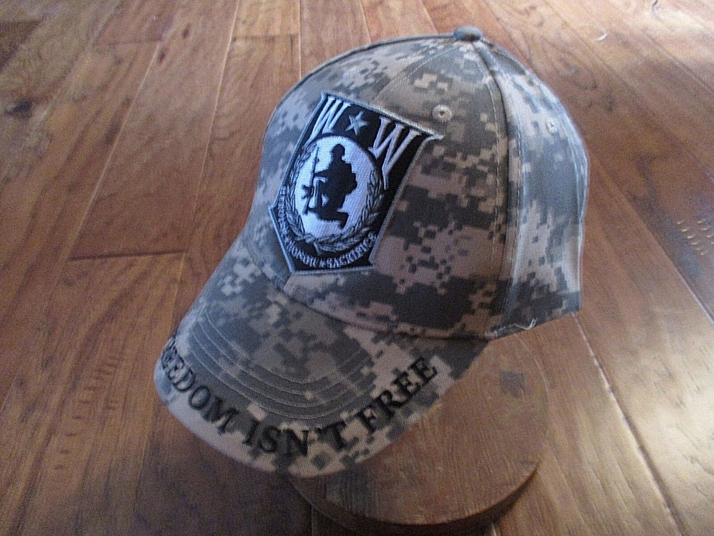 WOUNDED WARRIOR HONOR CAMOUFLAGE HAT CAP FREEDOM ISN'T FREE ON BILL