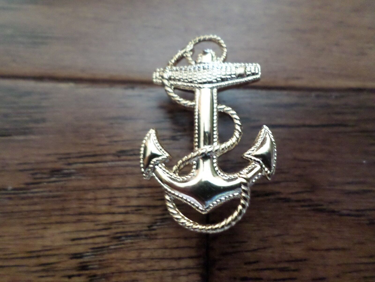 U.S NAVY GOLD ANCHOR LAPEL HAT PIN U.S MILITARY MINIATURE SIZE 1" X 1/4"