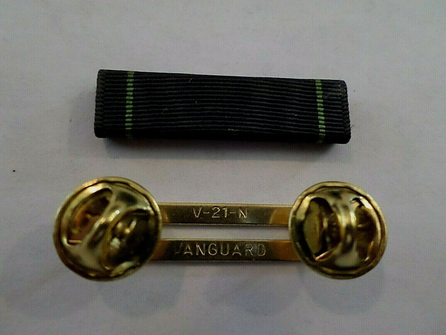 NAVY PISTOL MARKSMANSHIP BADGE RIBBON WITH BRASS RIBBON HOLDER US MILITARY