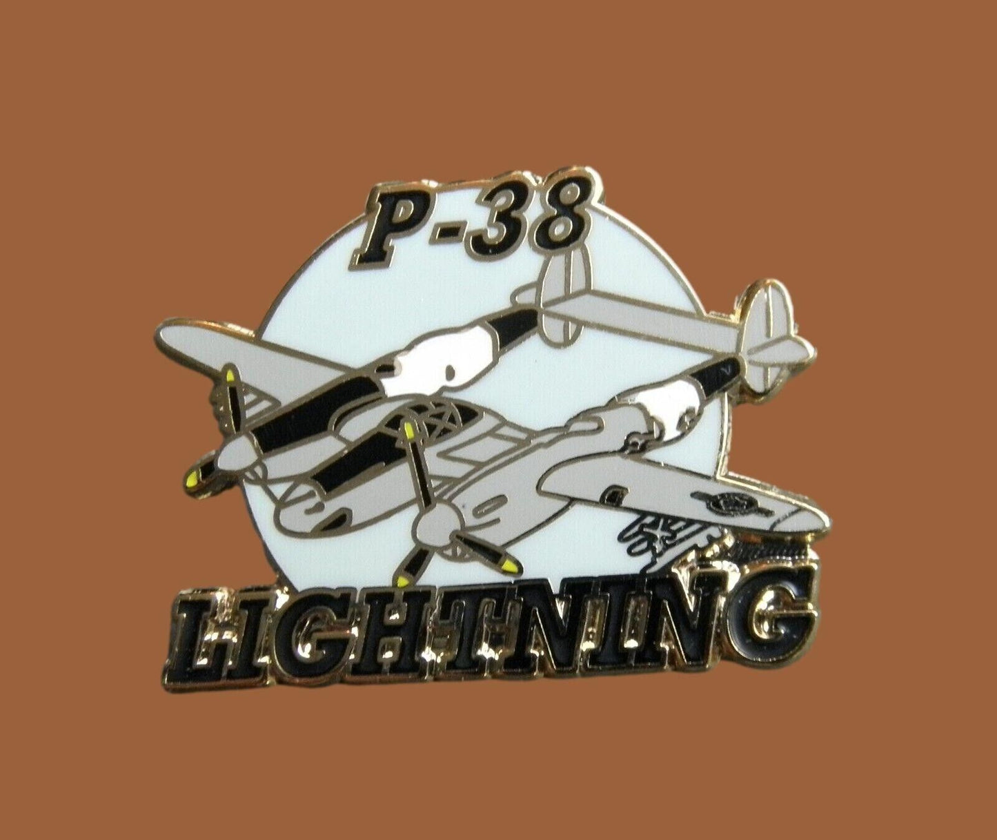 U.S MILITARY P-38 LIGHTNING FIGHTER PLANE HAT PIN BADGE ARMY AIR CORPS