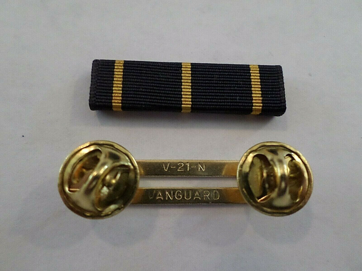 NAVY DISTINGUISHED MARKSMANSHIP BADGE RIBBON WITH RIBBON HOLDER US MILITARY