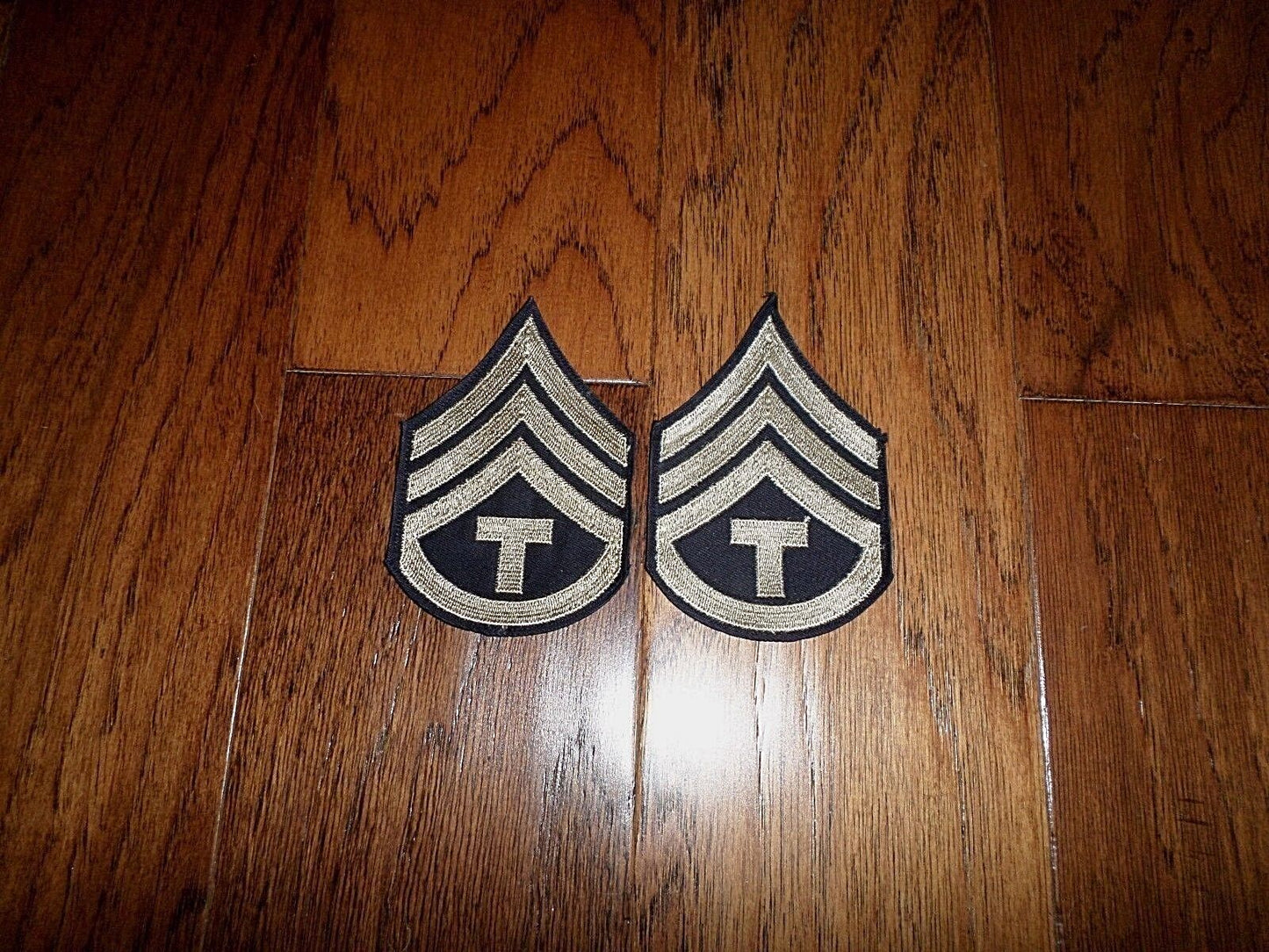 ORIGINAL US ARMY WWII TECH SERGEANT STRIPES SILVER ON BLACK TWILL PATCHES