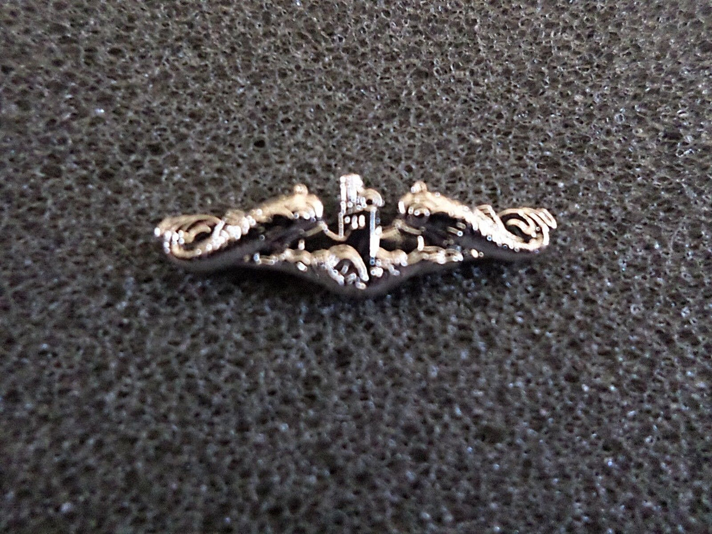 U.S MILITARY NAVY SILVER ENLISTED MEN SUBMARINE HAT PIN LAPEL PIN MINIATURE