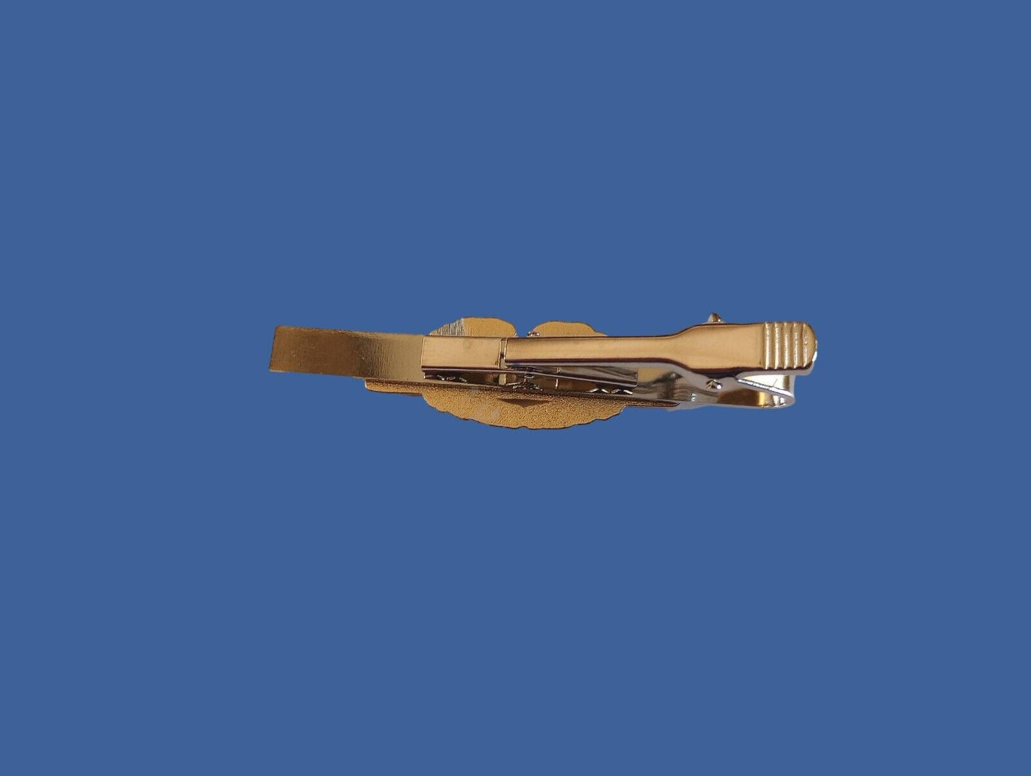 U.S MILITARY ARMY COMBAT ENGINEER ESSAYONS BADGE TIE BAR OR TIE TAC CLIP ON USA