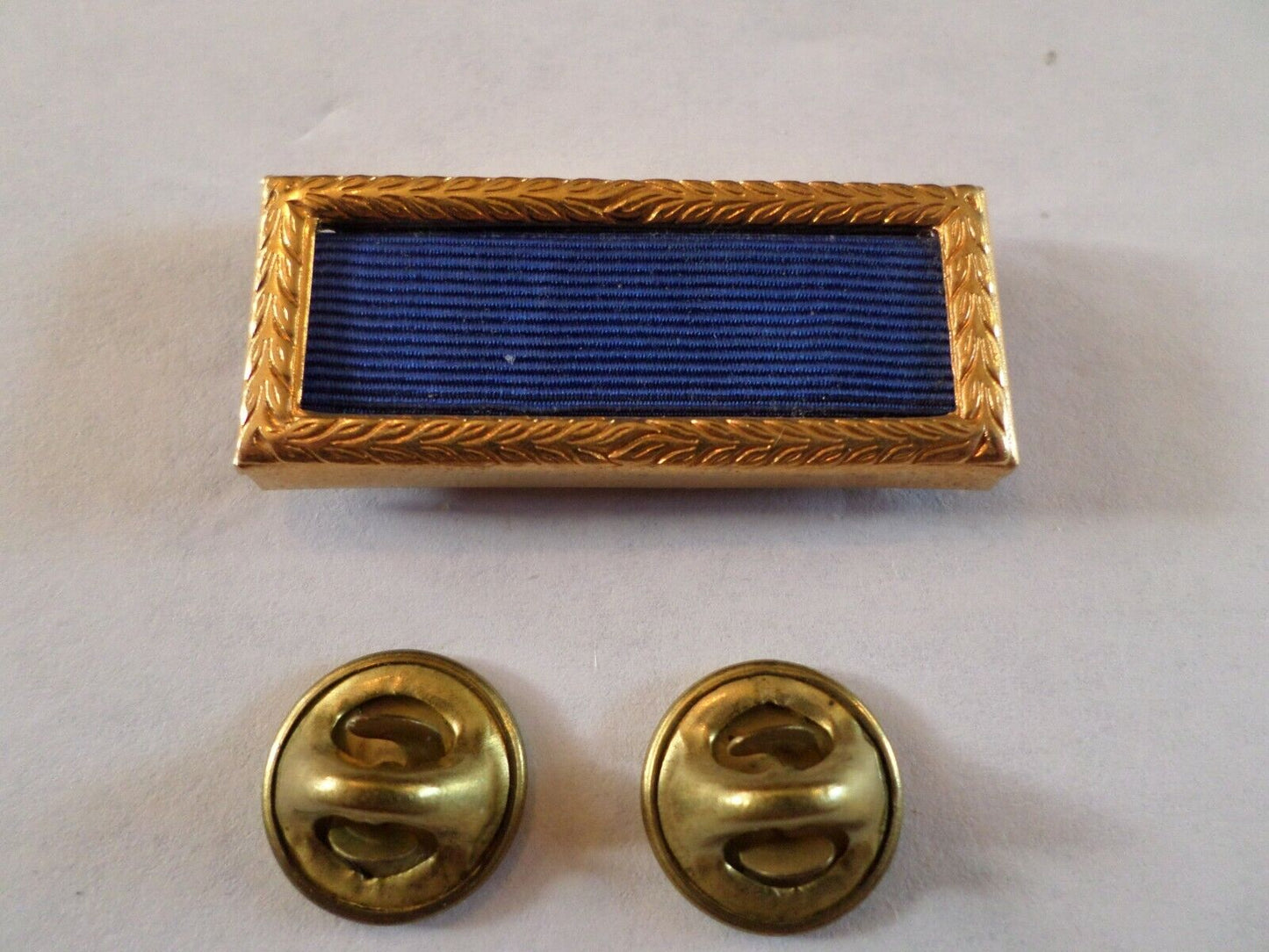 ARMY PRESIDENTIAL UNIT CITATION RIBBON WITH BRASS RIBBON HOLDER U.S MILITARY