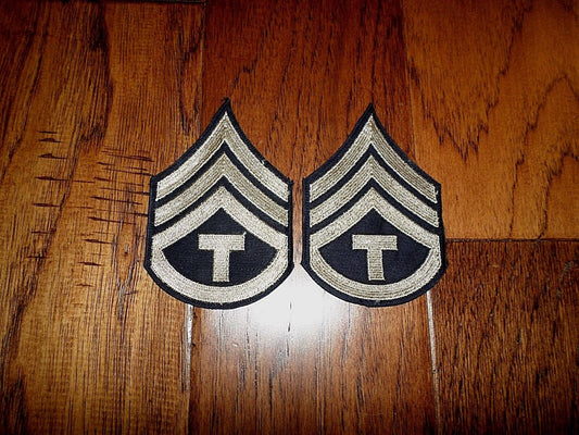 ORIGINAL US ARMY WWII TECH SERGEANT STRIPES SILVER ON BLACK TWILL PATCHES