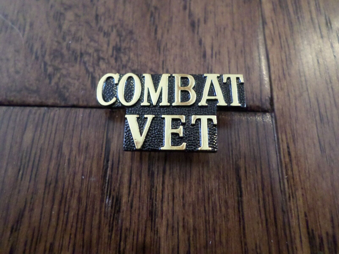 U.S MILITARY COMBAT VET VETERAN HAT PIN LAPEL PIN