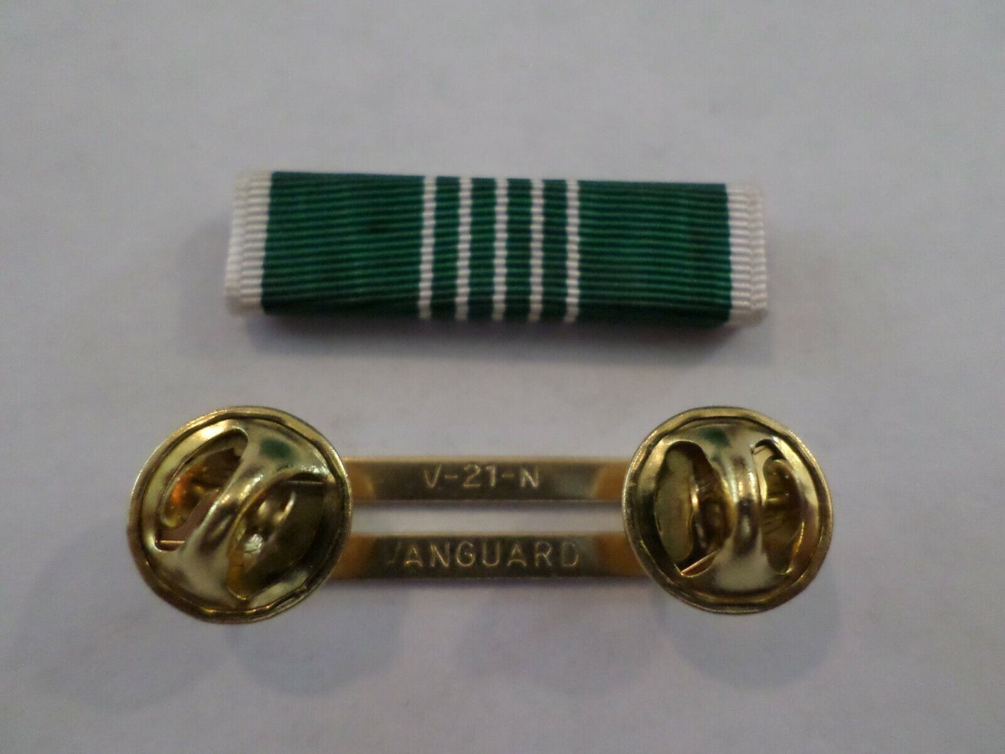 ARMY COMMENDATION RIBBON WITH RIBBON HOLDER US MILITARY ISSUE VETERAN