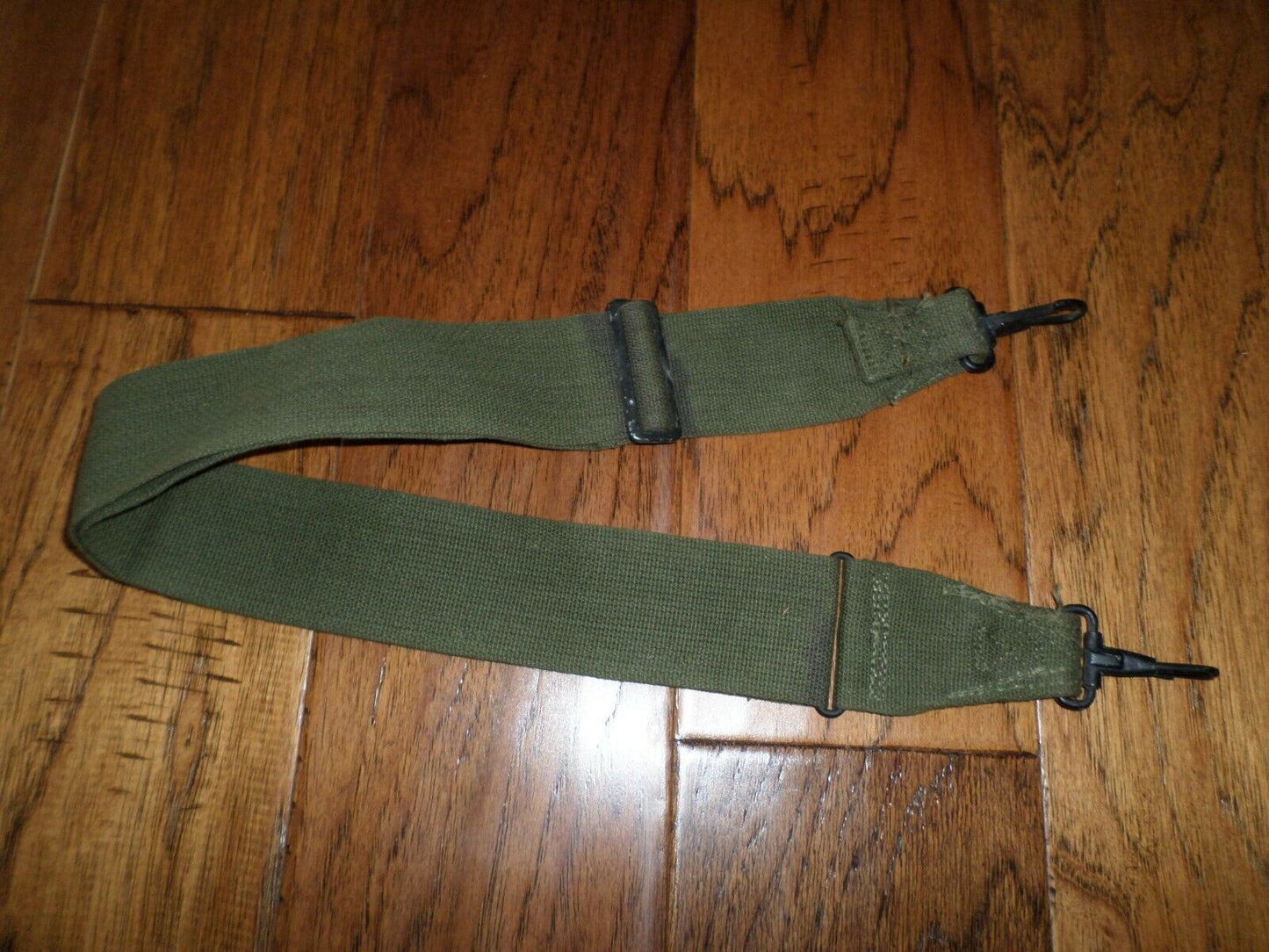 GENUINE U.S MILITARY ISSUE UTILITY STRAP  DATED 1950 VIETNAM KOREAN WAR ERA