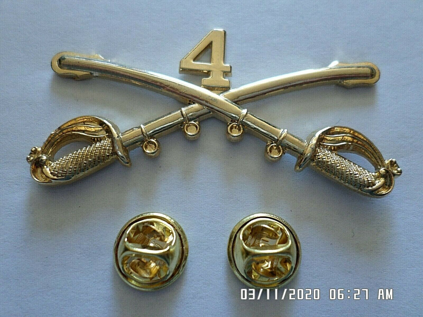 4th CAVALRY SWORDS SABERS  MILITARY HAT PIN  CAVALRY REGIMENT BADGE ROBERT E LEE