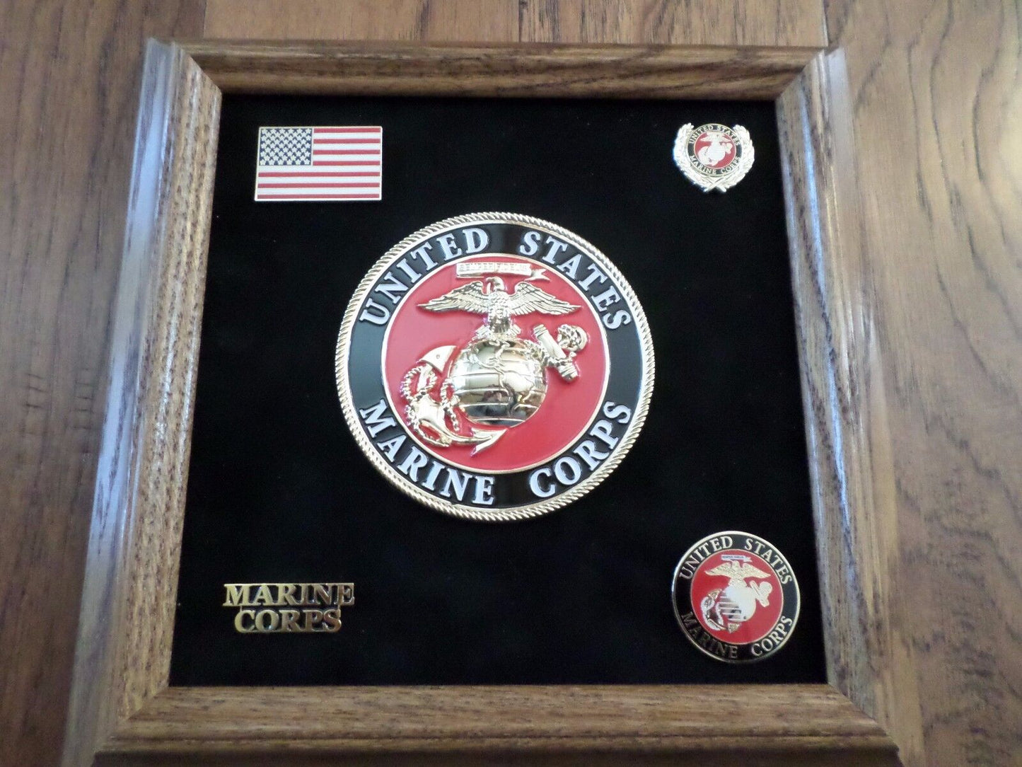 U.S MILITARY MARINE CORPS MEDALLION WITH PINS PRESENTATION SHADOW BOX OAK FRAME