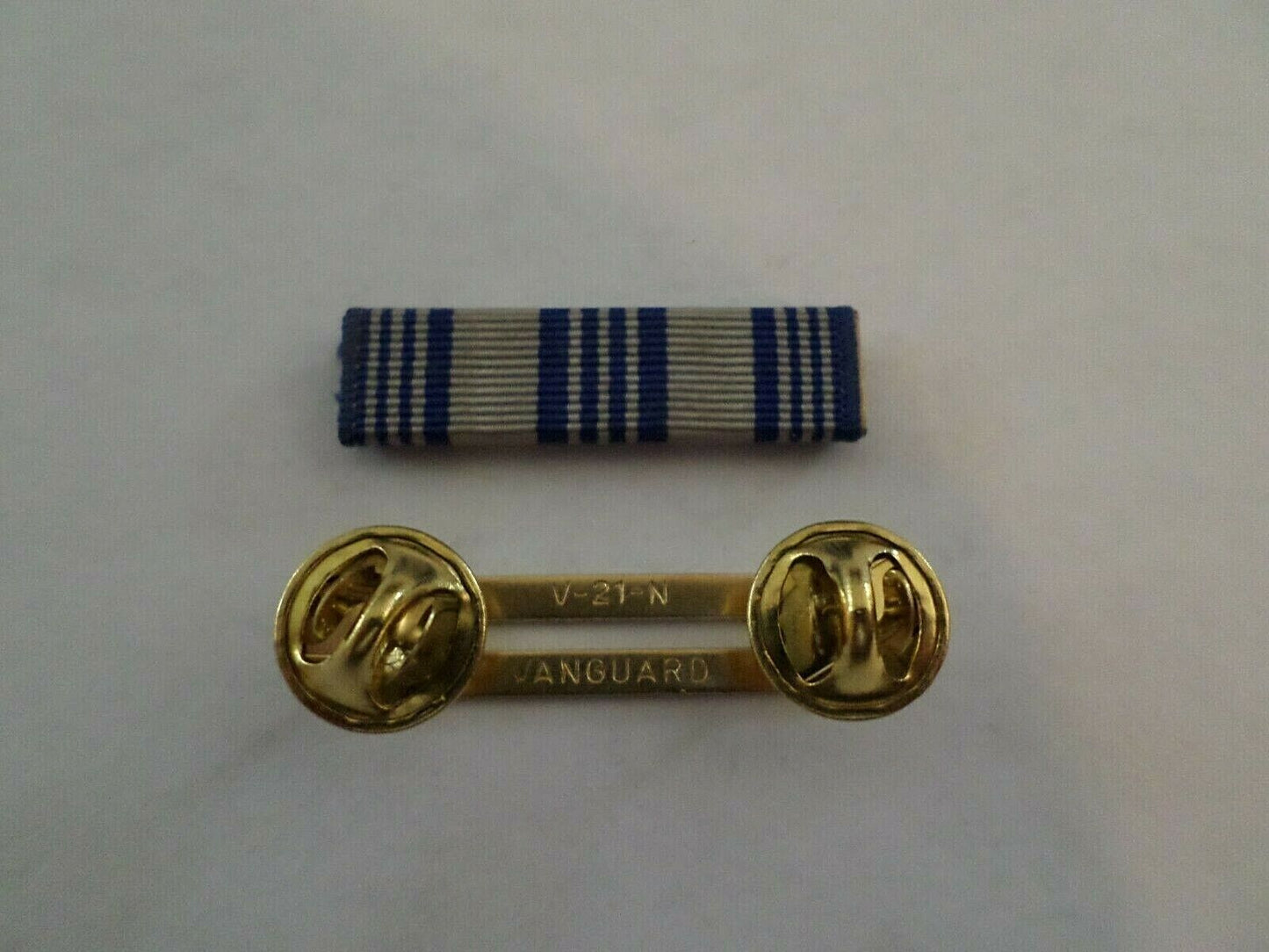 AIR FORCE ACHIEVEMENT RIBBON WITH BRASS RIBBON HOLDER US MILITARY ISSUE