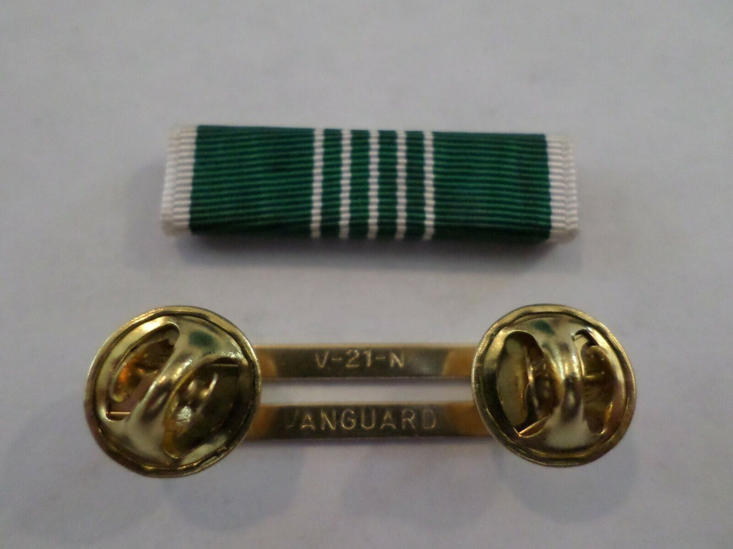 ARMY COMMENDATION RIBBON WITH RIBBON HOLDER US MILITARY ISSUE VETERAN