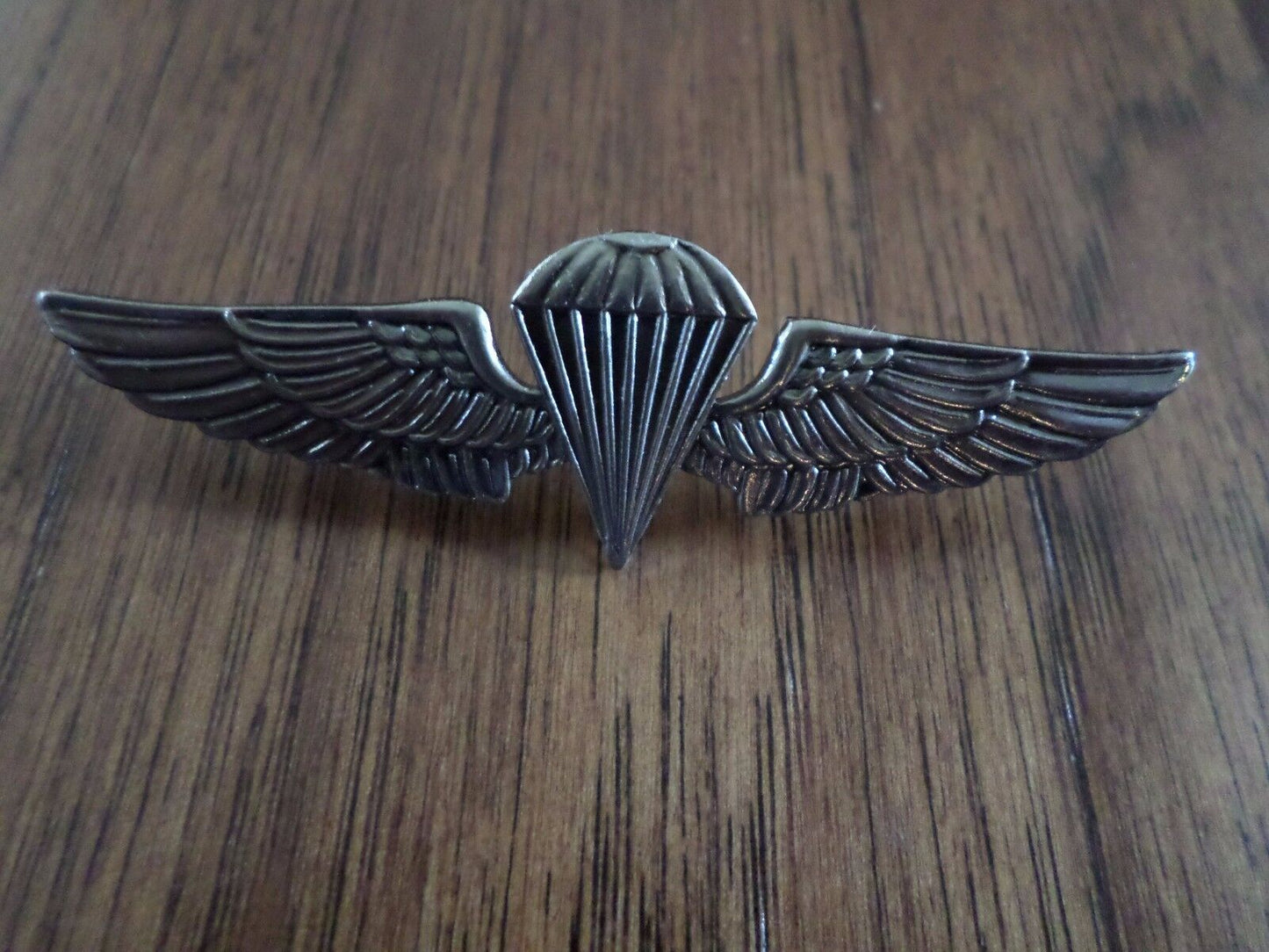 U.S MILITARY MARINE CORPS PARATROOPER JUMP WINGS PIN