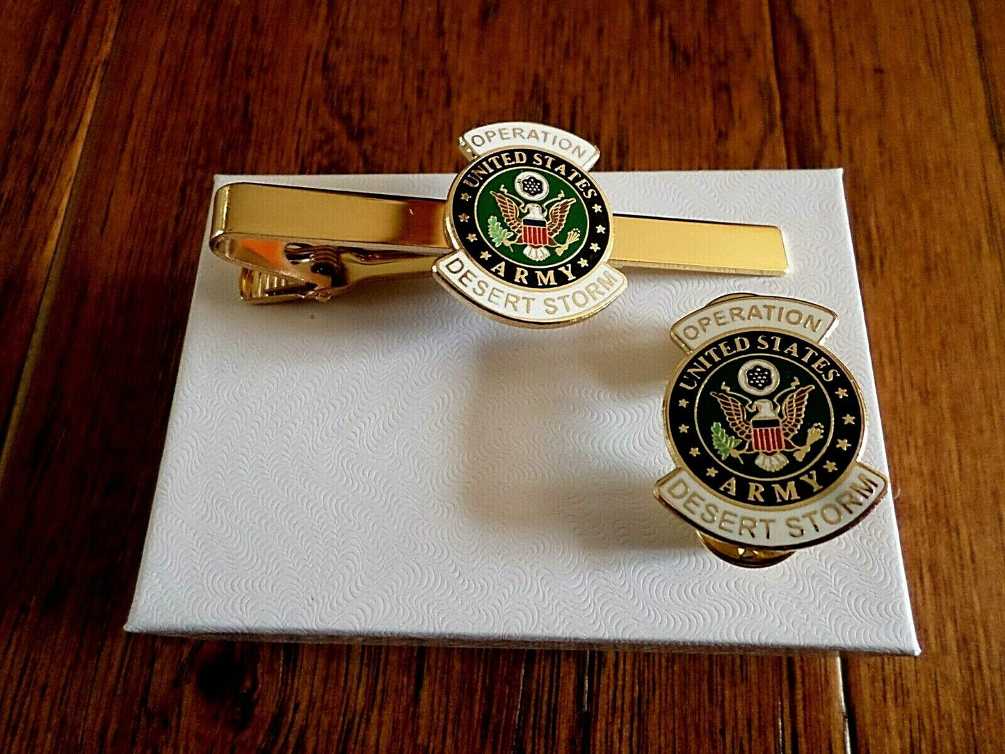 MILITARY ARMY DESERT STORM TIE BAR / TIE TAC & LAPEL HAT PIN GIFT SET USA MADE