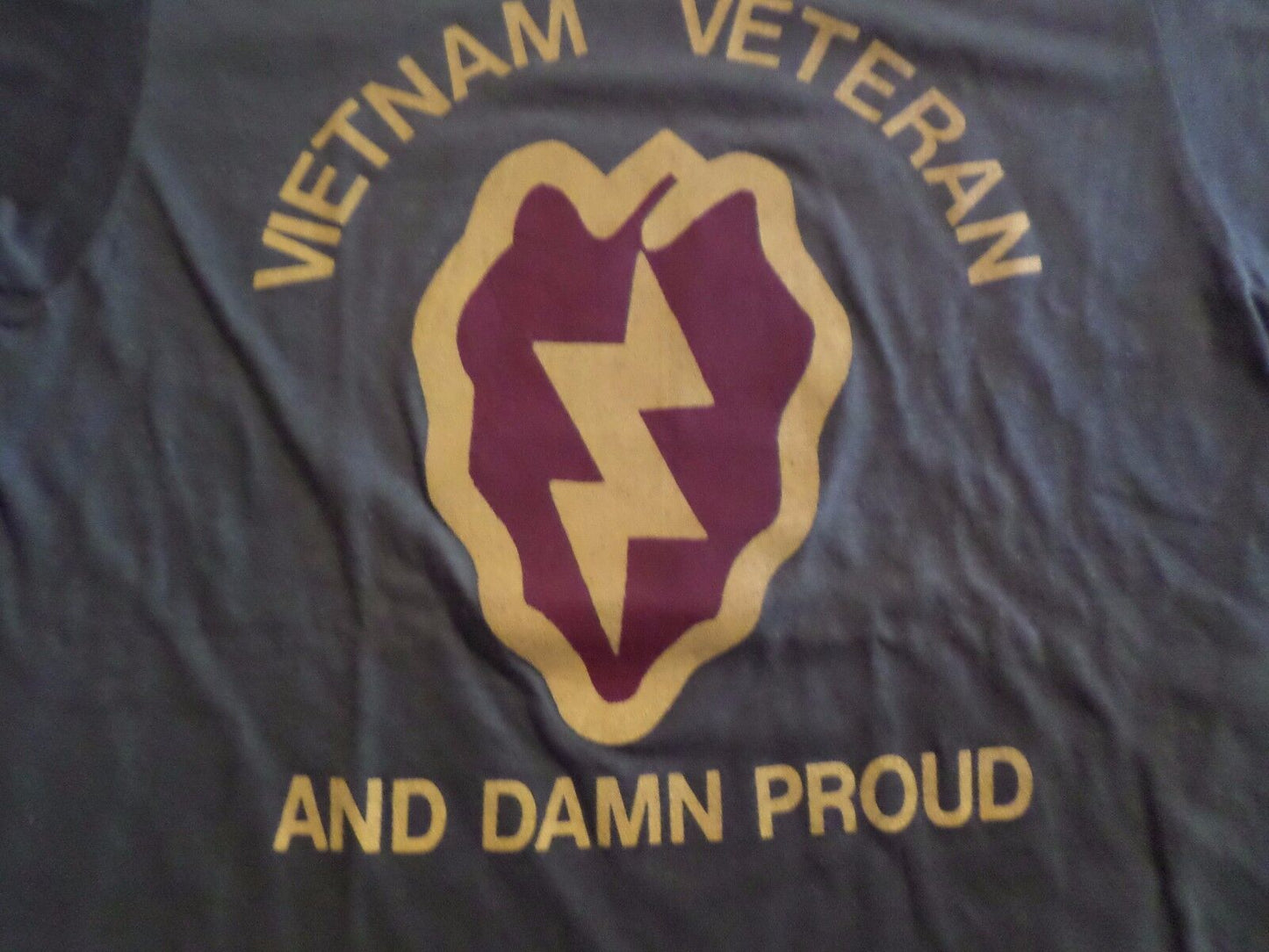 VINTAGE MILITARY VIETNAM VETERAN 25th DIVISION T- SHIRT MADE IN THE U.S.A