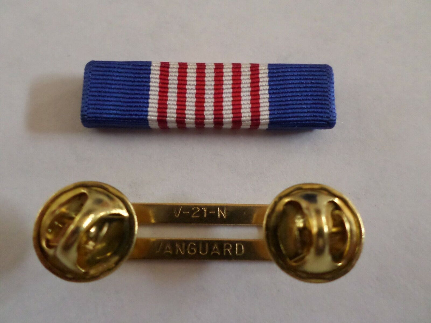 ARMY SOLDIERS MEDAL RIBBON WITH BRASS RIBBON HOLDER US MILITARY ISSUE VETERAN