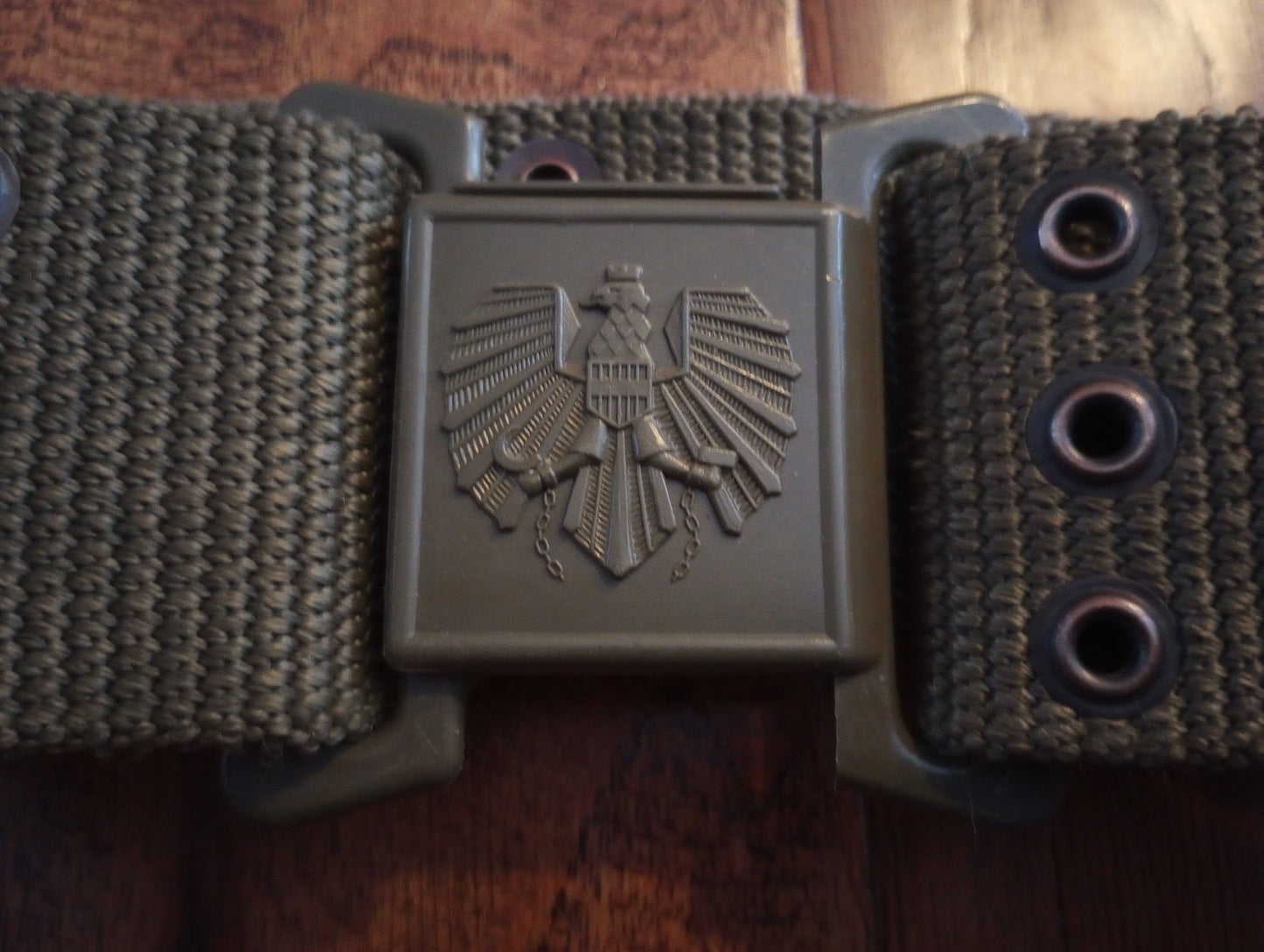 GENUINE AUSTRIAN MILITARY GLOCK ARMY COMBAT PISTOL BELT AND BUCKLE