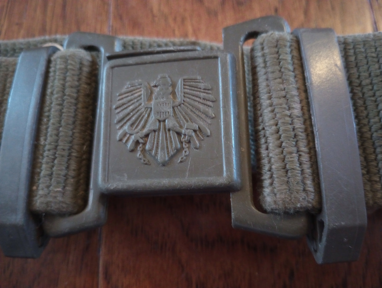 GENUINE AUSTRIAN MILITARY GLOCK ARMY COMBAT PISTOL BELT AND BUCKLE